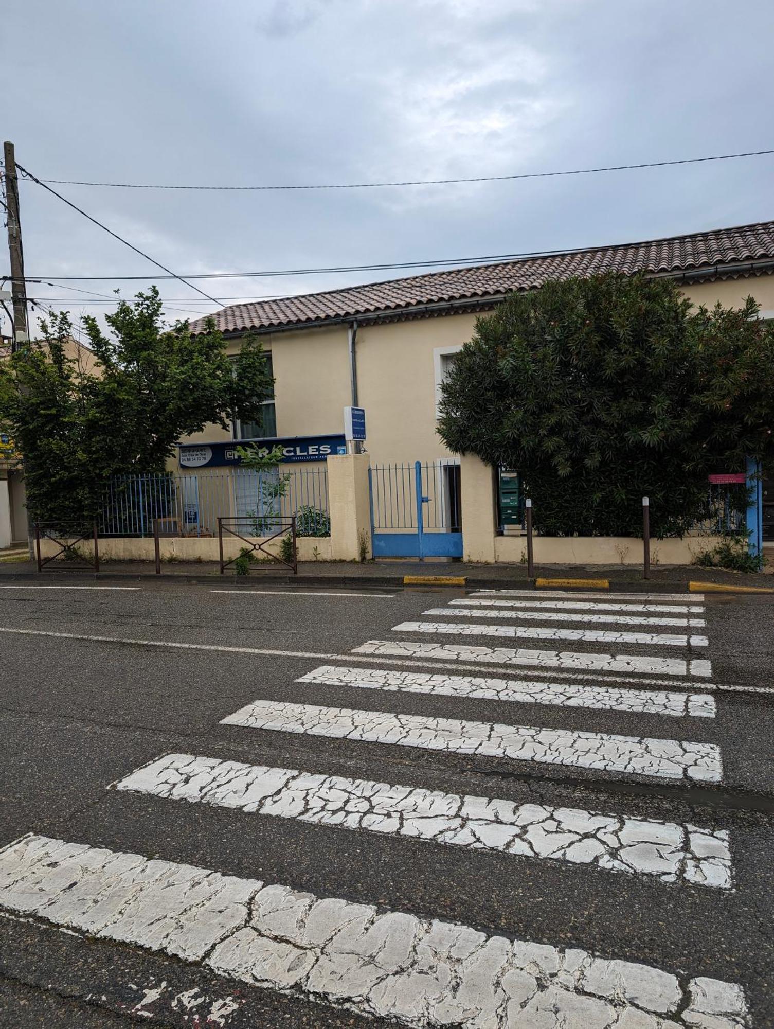 L'Instant Sorgue Apartment L'Isle-sur-la-Sorgue Exterior photo